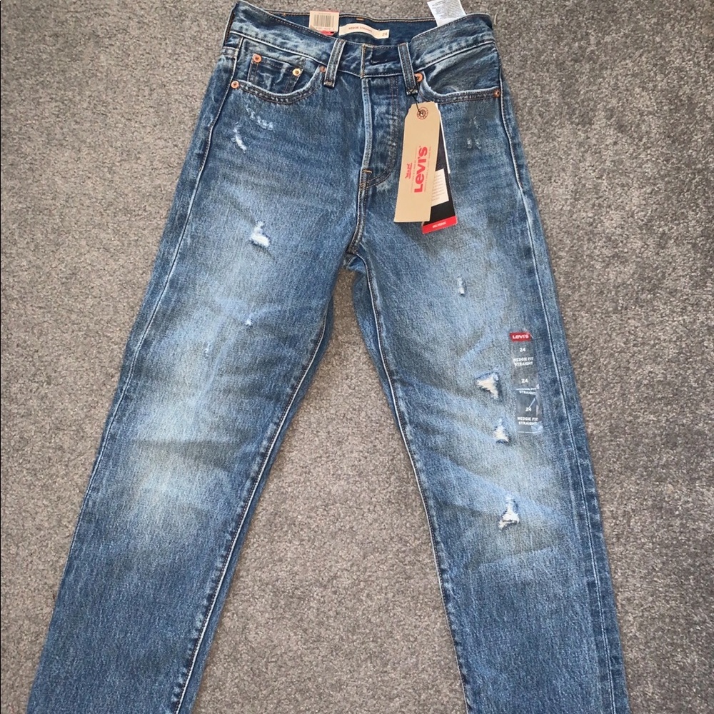Levi’s NWT Wedgie Straight Size 24 Jeans